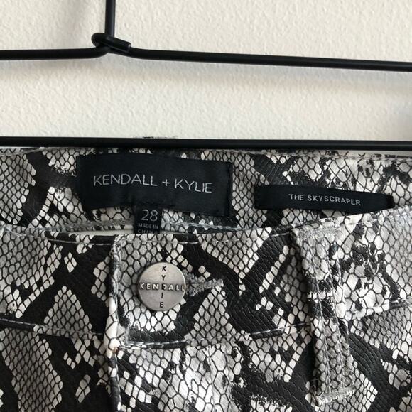 Kendall + Kylie Snake Embossed Faux Leather Pants - Picture 4 of 6